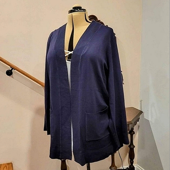 NWT 2X or 3X Navy Classic Pocket Cardigan - Picture 1 of 6